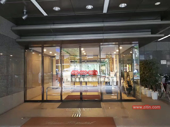 Glass sensor door for premium mall boutique