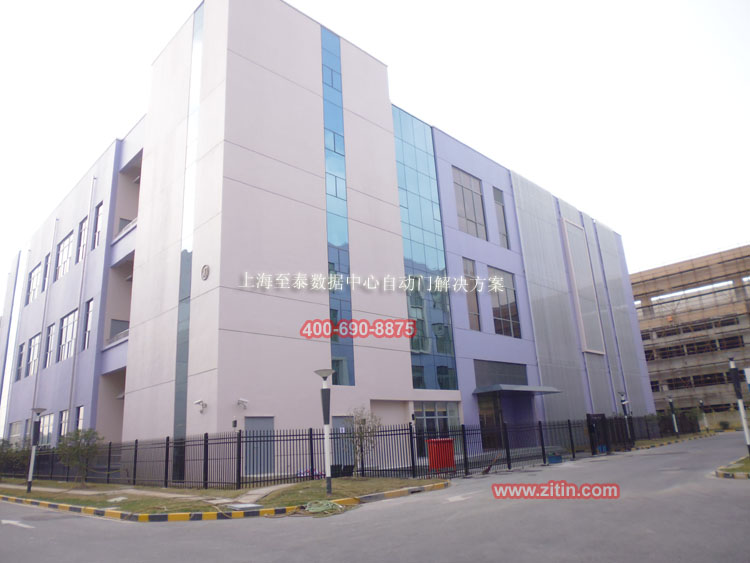 Automatic door for data center