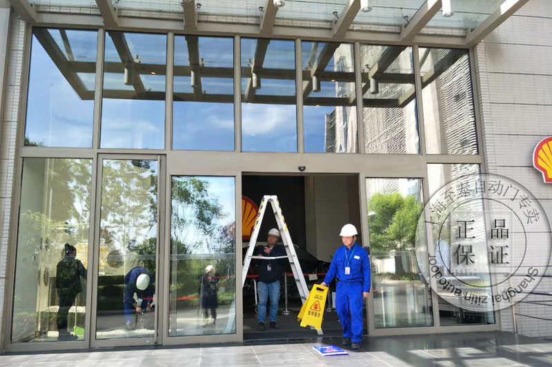 Automatic door motor